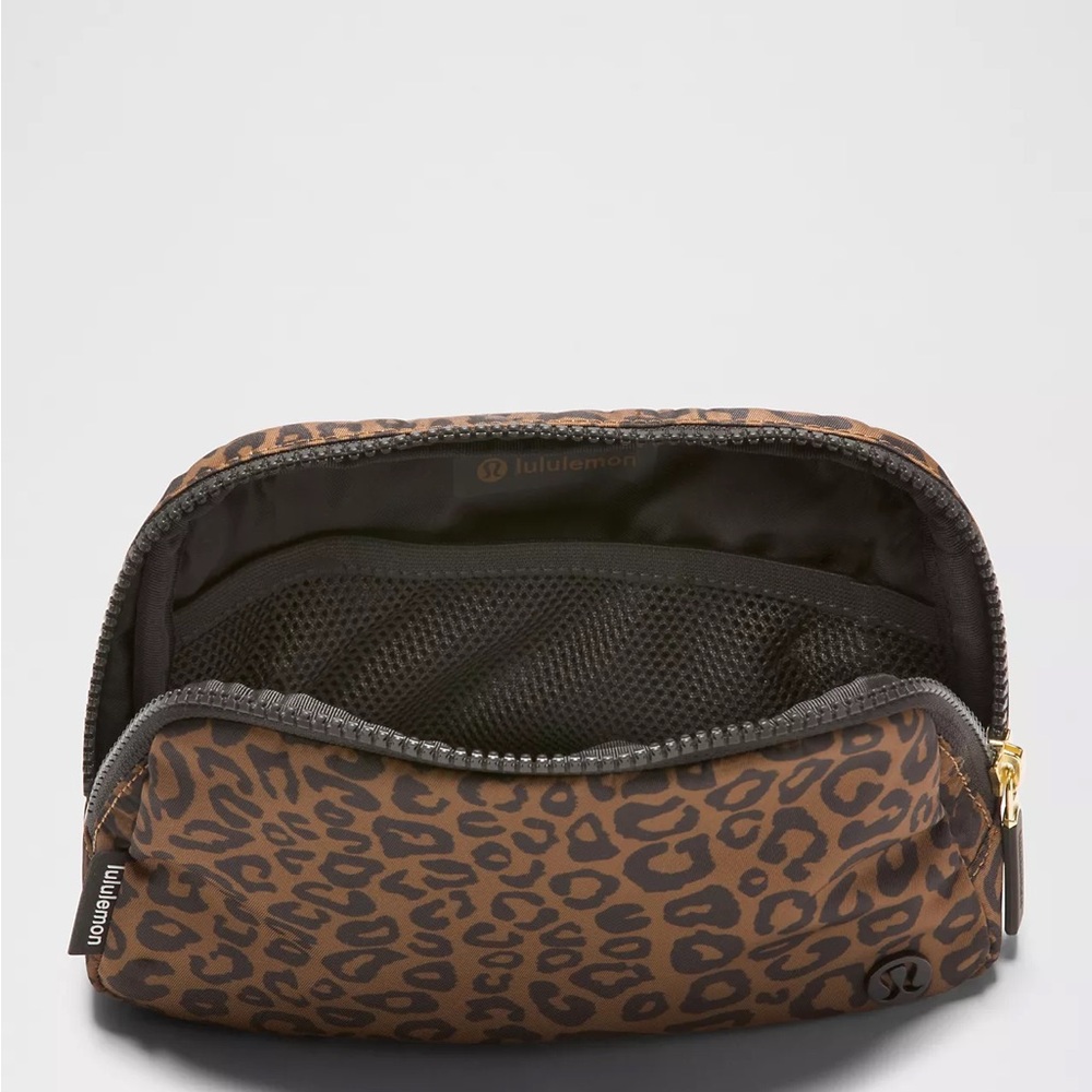Lululemon Everywhere Belt Bag 1L- LDOK/NHBR - Picture 13 of 14